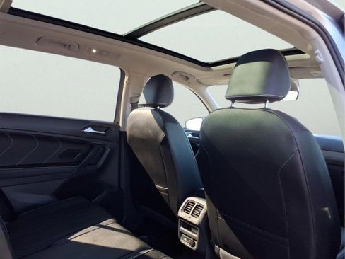 Certified 2024 Volkswagen Tiguan SE image 11