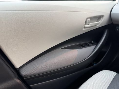 Certified 2025 Toyota Corolla LE FWD image 31