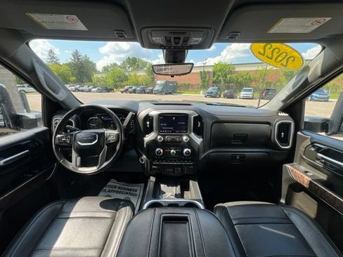 Used 2022 GMC Sierra 3500 Denali w/ Denali Ultimate Package AWD/4WD image 18