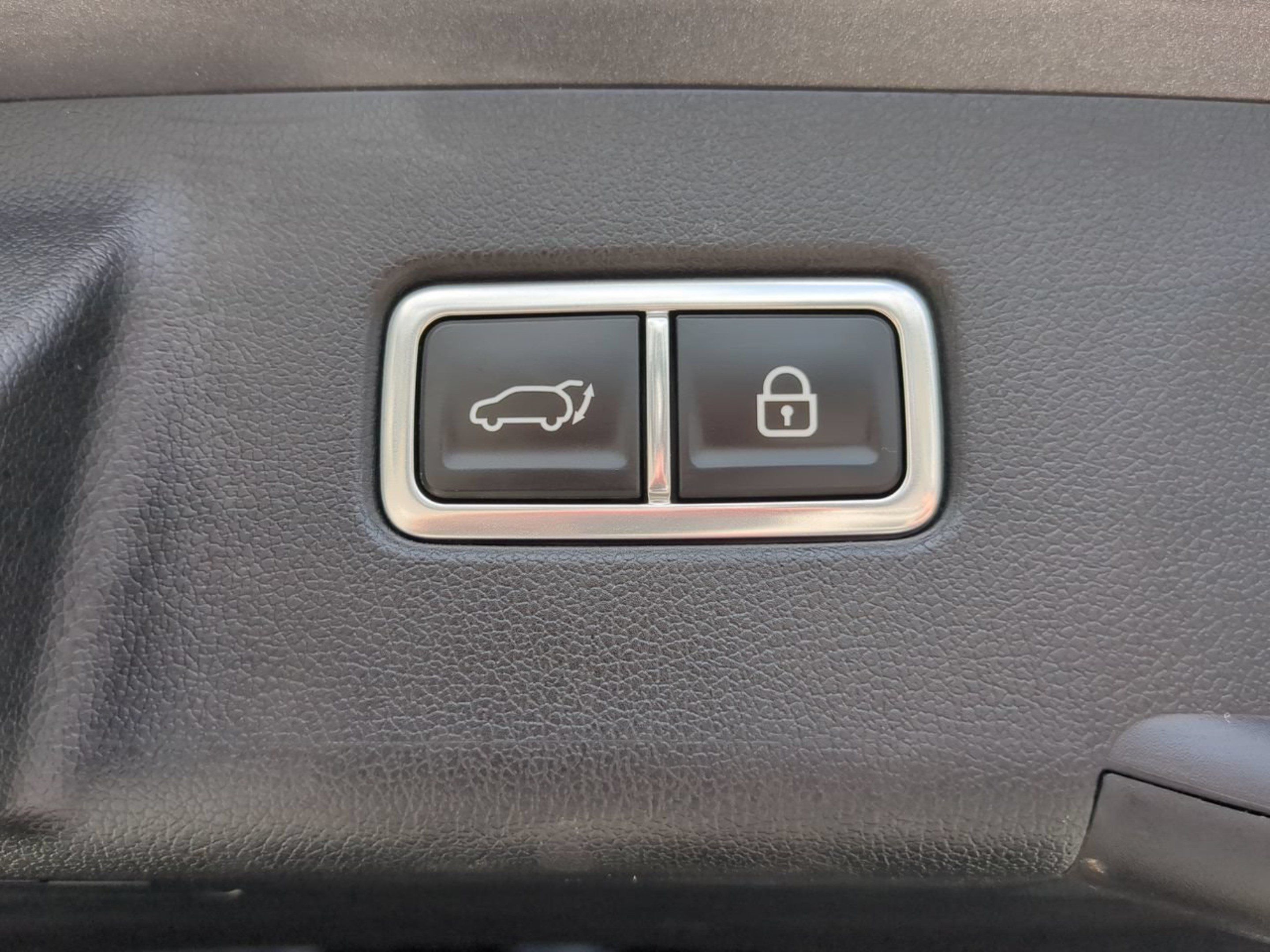 Certified 2022 Kia Sorento SX FWD image 16