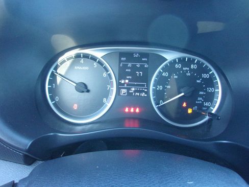 Used 2022 Nissan Kicks S image 18