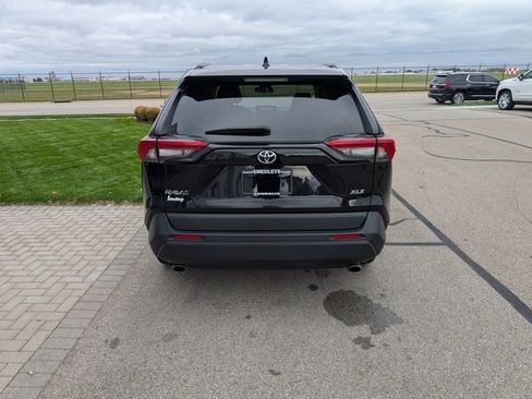 Used 2023 Toyota RAV4 XLE image 9