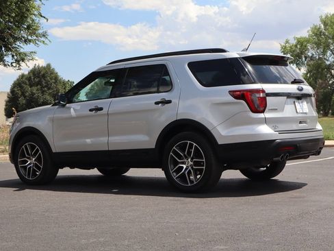 Used 2019 Ford Explorer Sport AWD/4WD image 7