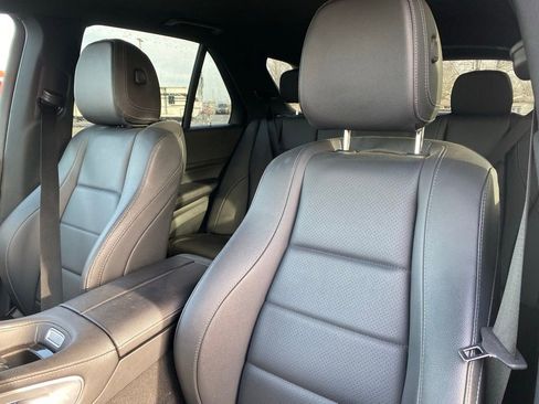 Used 2024 Mercedes-Benz GLE 450e 4MATIC image 11