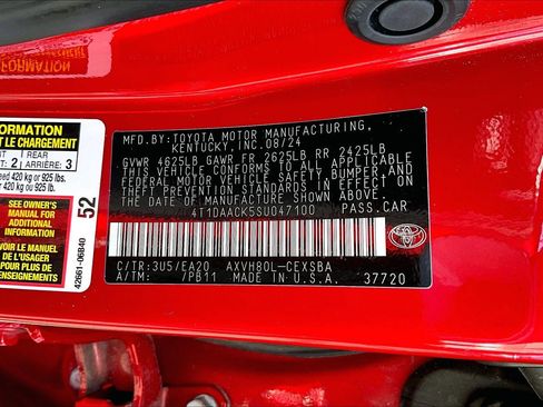 Used 2025 Toyota Camry SE image 29