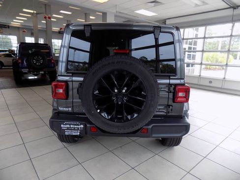Certified 2025 Jeep Wrangler Unlimited Sahara AWD/4WD image 7