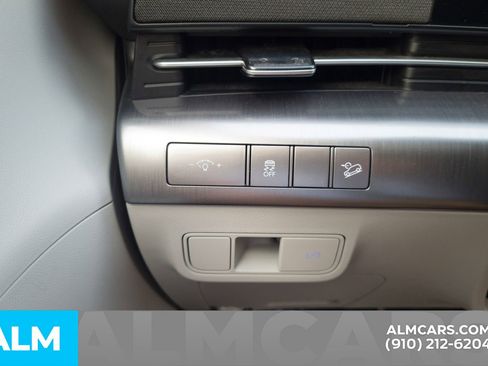 Used 2025 Hyundai Kona SEL image 32