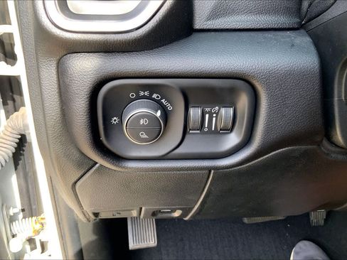 Used 2024 RAM 2500 Laramie w/ Night Edition AWD/4WD image 32