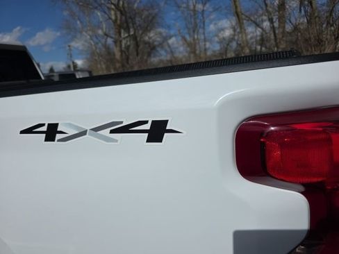 Used 2024 Chevrolet Silverado 2500 LT w/ Z71 Sport Edition image 17