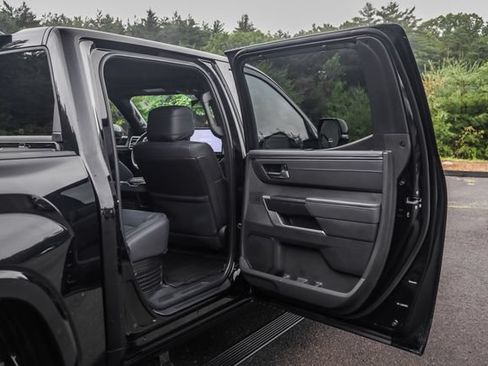 Used 2024 Toyota Tundra Platinum AWD/4WD image 17