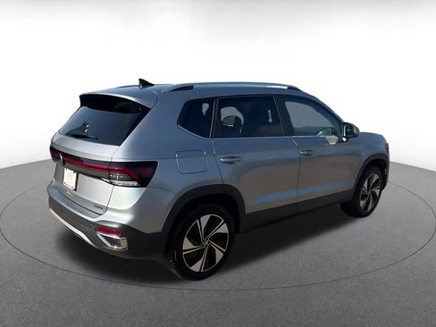 Used 2026 Volkswagen Taos SE AWD/4WD image 13
