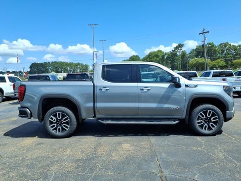New 2026 GMC Sierra 1500 AT4 w/ AT4 Premium Package AWD/4WD image 3