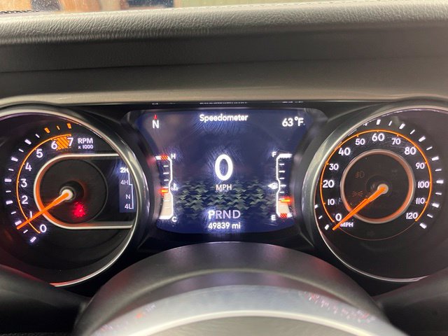 Used 2018 Jeep Wrangler Unlimited Sahara AWD/4WD image 17