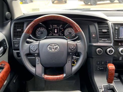 Used 2018 Toyota Sequoia Platinum w/ Preferred Accessory Package image 6