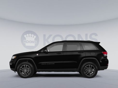 Used 2017 Jeep Grand Cherokee Altitude AWD/4WD image 2