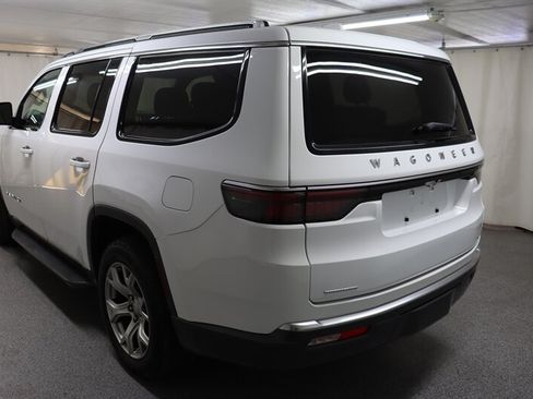 Used 2022 Jeep Wagoneer Series II AWD/4WD image 4