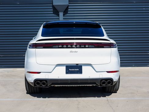 New 2025 Porsche Cayenne Turbo image 6