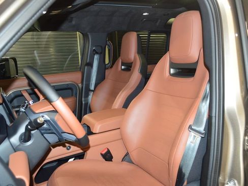 Certified 2025 Land Rover Defender 110 AWD/4WD image 5