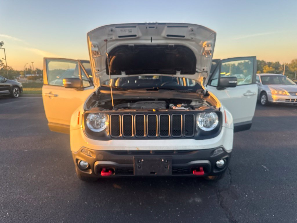 Used 2021 Jeep Renegade Trailhawk AWD/4WD image 38