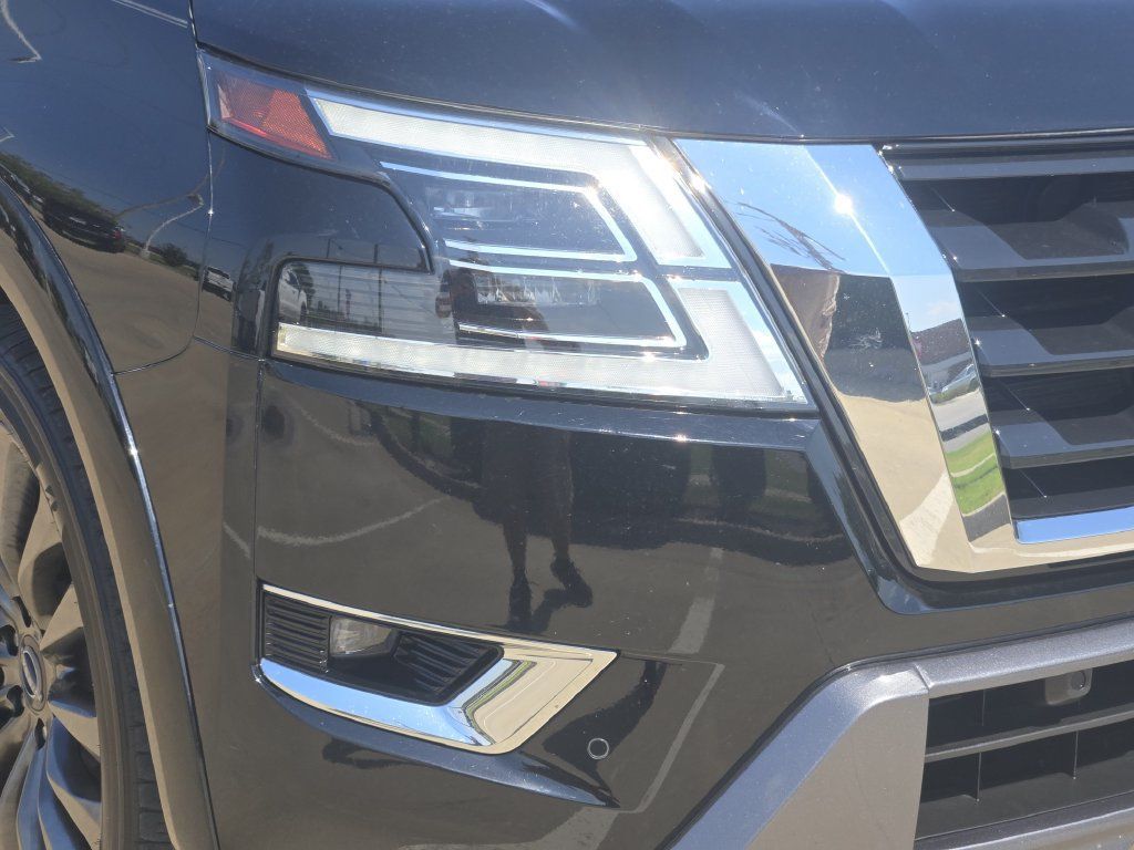 Used 2021 Nissan Armada Platinum w/ Captain's Chairs Package RWD image 9