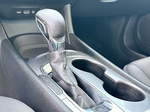 Used 2025 Chevrolet Malibu LS FWD image 21