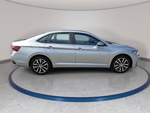 New 2026 Volkswagen Jetta SE image 4