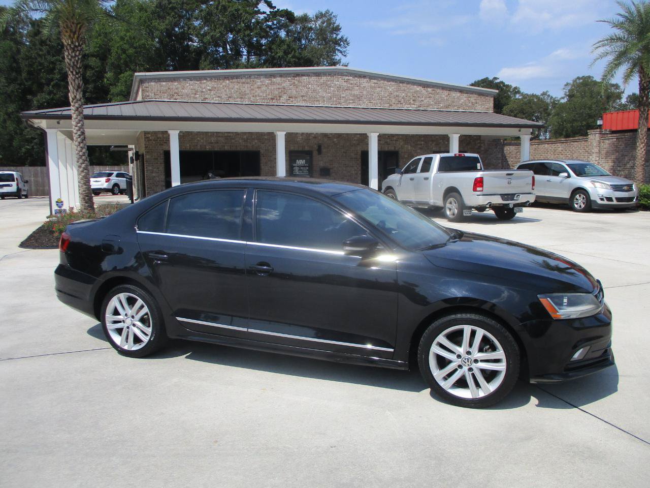 Used 2017 Volkswagen Jetta SEL FWD image 1