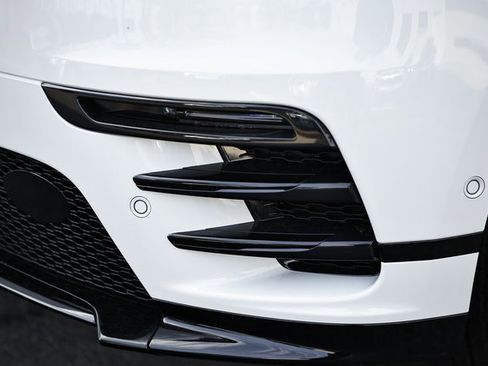 New 2026 Land Rover Range Rover Velar Dynamic SE image 3