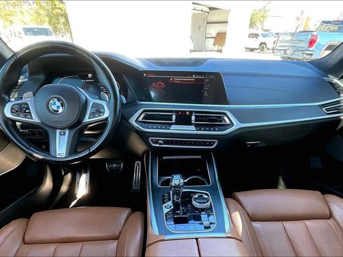 Used 2022 BMW X7 M50i image 14