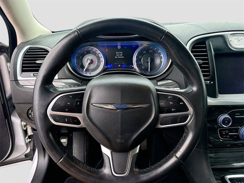 Used 2021 Chrysler 300 Touring w/ Sport Appearance Package image 11