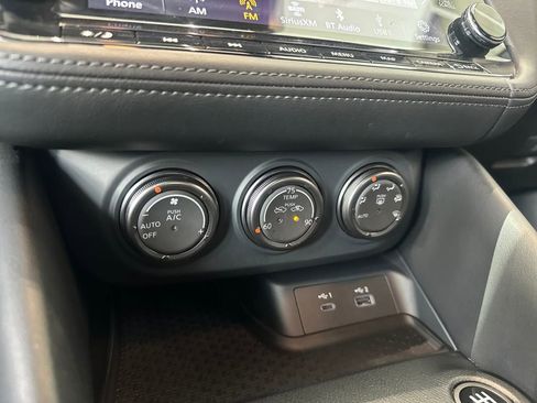 Used 2024 Nissan Z Performance w/ Floor Mat Package image 18