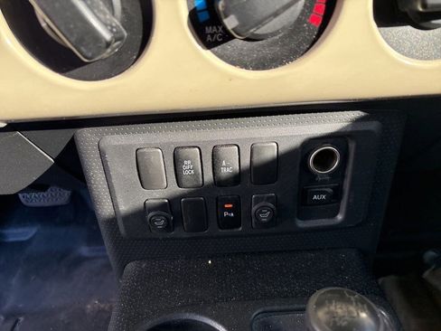 Used 2008 Toyota FJ Cruiser 4WD image 15