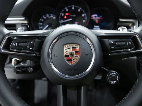 Certified 2026 Porsche Macan AWD/4WD image 14
