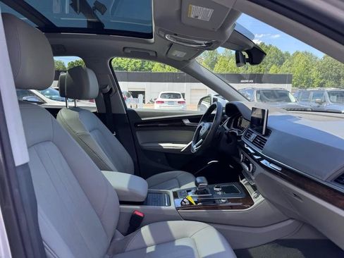 Used 2019 Audi Q5 2.0T Premium Plus w/ Premium Plus Package AWD/4WD image 8
