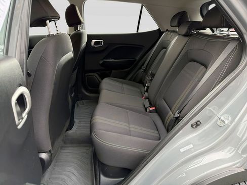 Certified 2022 Hyundai Venue SEL image 29