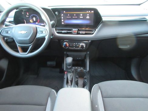 Certified 2025 Chevrolet TrailBlazer LT FWD image 16