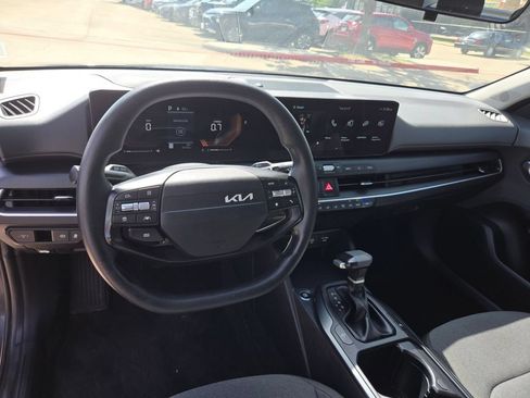 Used 2025 Kia K4 FWD image 16