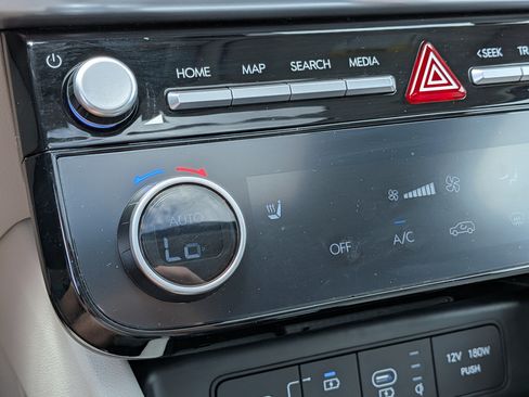 Used 2025 Hyundai Tucson SEL FWD image 32