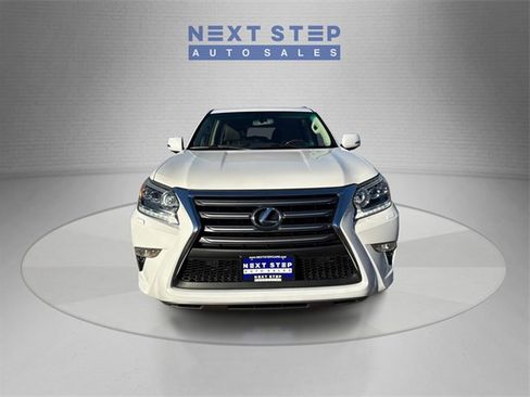 Used 2015 Lexus GX 460 image 2