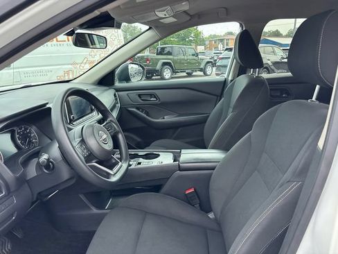 Used 2024 Nissan Rogue S FWD image 6