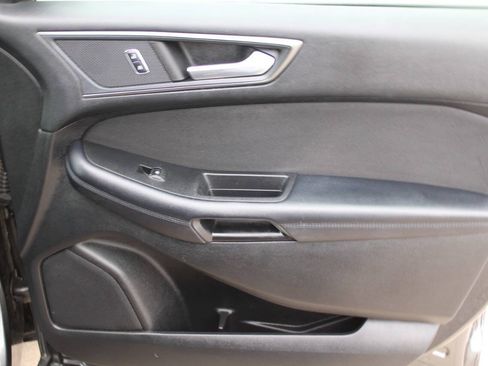 Used 2018 Ford Edge SE AWD/4WD image 12