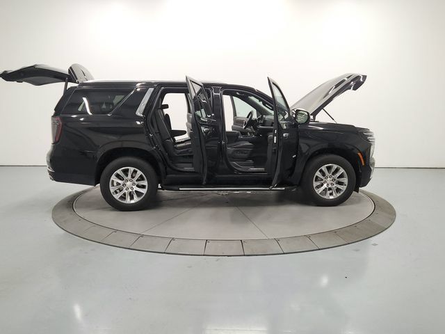 Used 2025 Chevrolet Tahoe Premier RWD image 17
