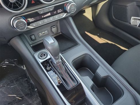 New 2025 Nissan Sentra SR image 10