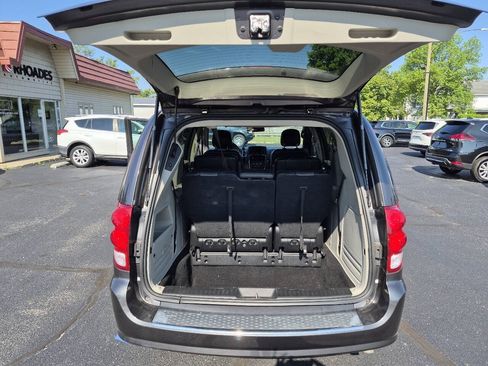 Used 2019 Dodge Grand Caravan SXT FWD image 28