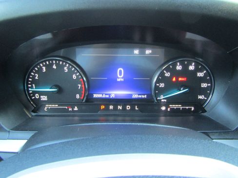 Used 2023 Ford Explorer XLT w/ Equipment Group 202A AWD/4WD image 23