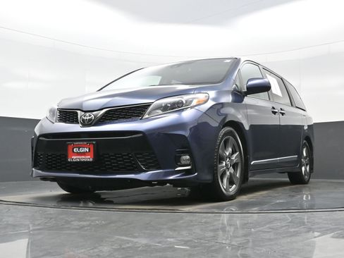 Used 2019 Toyota Sienna SE w/ SE Preferred Package image 30