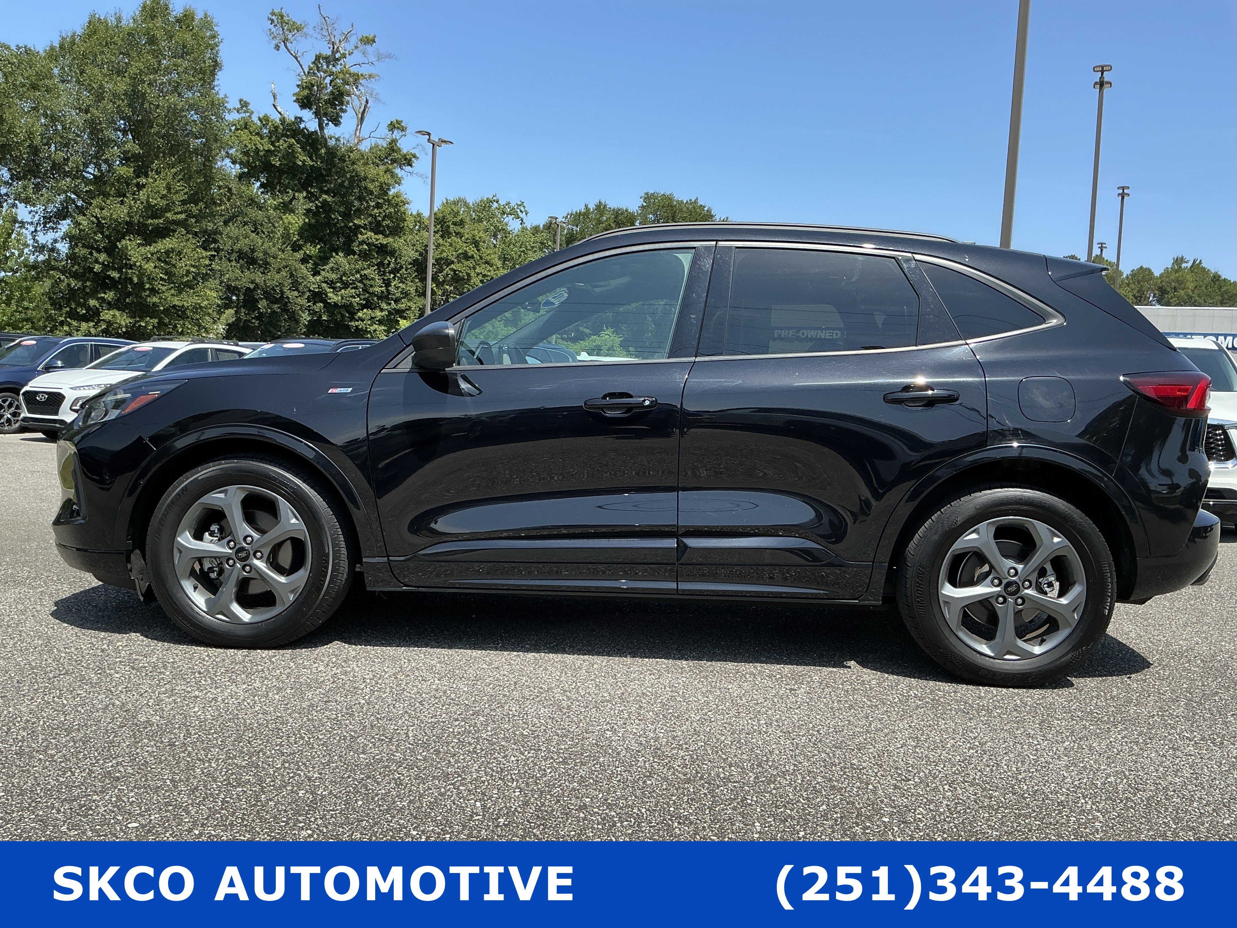 Used 2023 Ford Escape ST-Line FWD image 2