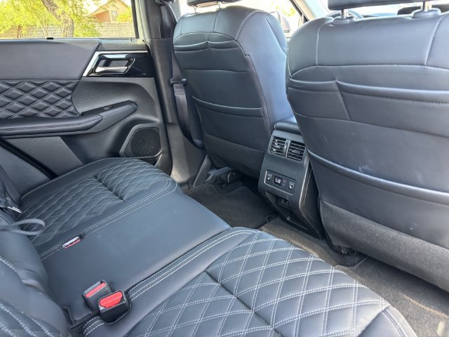 Used 2024 Mitsubishi Outlander SEL FWD image 13