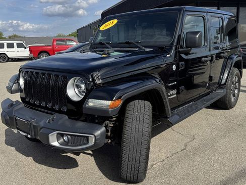 Used 2018 Jeep Wrangler Unlimited Sahara AWD/4WD image 4