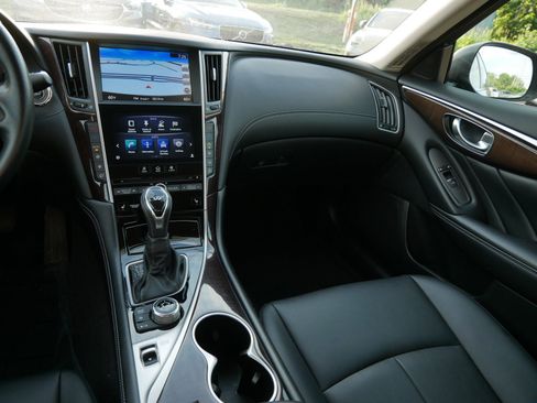 Used 2018 INFINITI Q50 Luxe w/ Essential Package (3.0T Luxe) AWD/4WD image 14